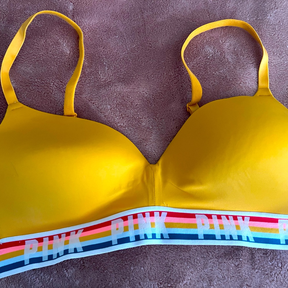 PINK - Wear everywhere wireless lightly lined bra